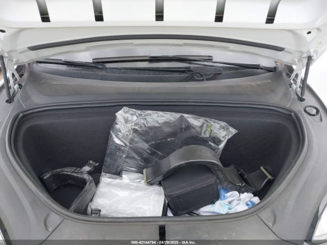 5YJXCAE20JF137531 Tesla 2018
