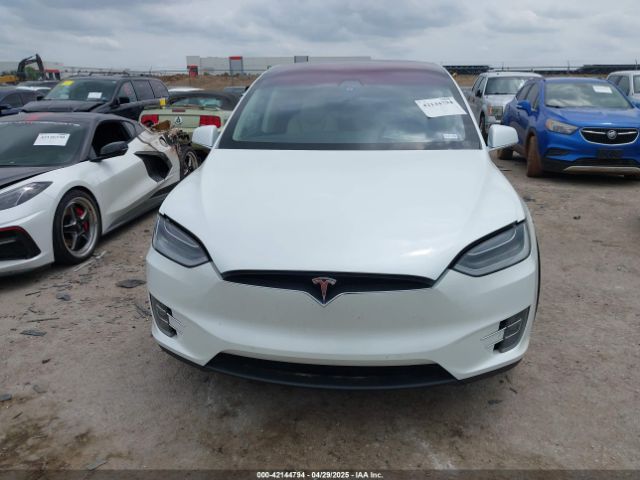 5YJXCAE20JF137531 Tesla 2018