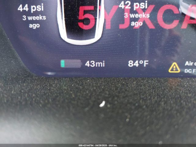 5YJXCAE20JF137531 Tesla 2018