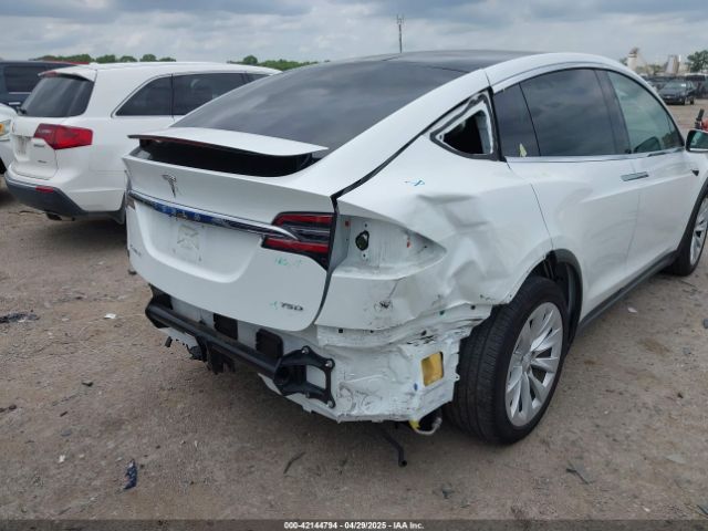 5YJXCAE20JF137531 Tesla 2018