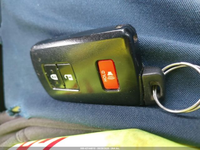 2T3WFREVXJW484872 Toyota Rav4 Xle