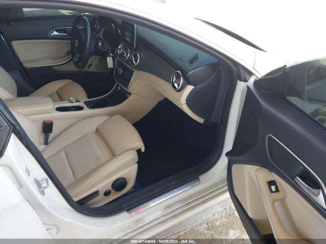 2016 MERCEDES-BENZ CLA 250 WDDSJ4EB6GN324399 Photo 4