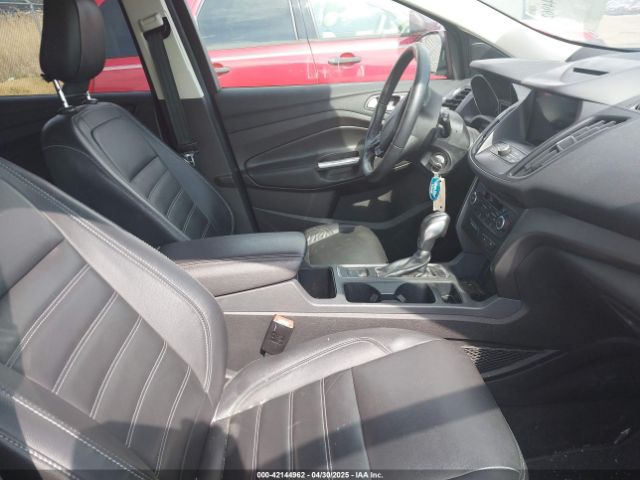 1FMCU9HD2JUB81850 Ford ESCAPE SEL