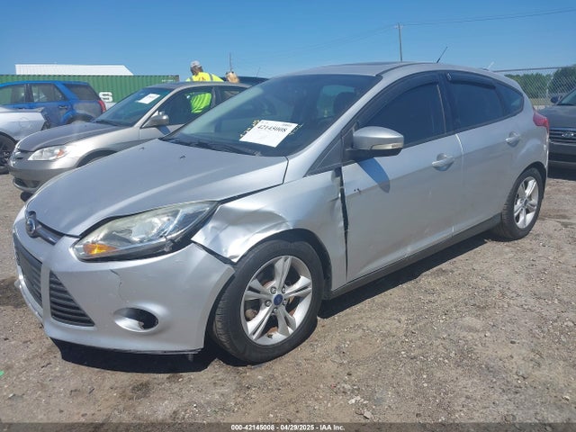 Ford FOCUS SE 2014 1FADP3K2XEL416386 Image 2