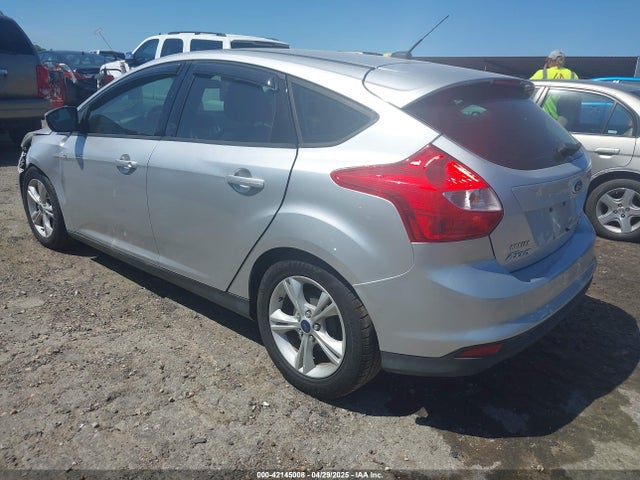 Ford FOCUS SE 2014 1FADP3K2XEL416386 Image 3