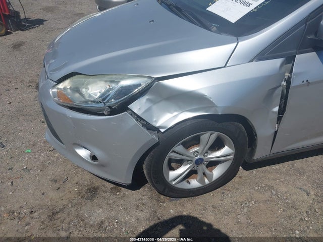 Ford FOCUS SE 2014 1FADP3K2XEL416386 Image 6