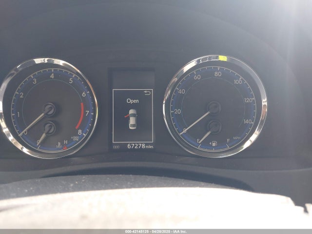 2T1BURHE4JC042504 Toyota COROLLA SE
