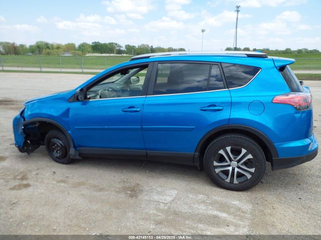 JTMZFREV5JD129862 Toyota RAV4 LE