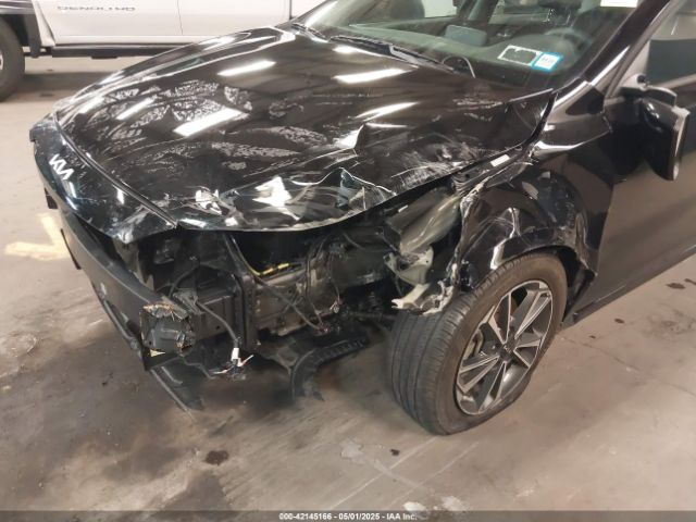 3KPF24ADXPE553768 KIA Forte Lxs