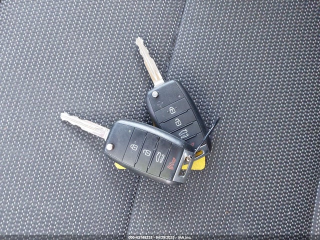 3KPFK4A74JE195259 KIA FORTE LX