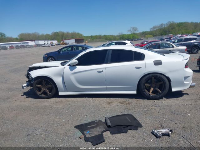 2C3CDXHG0FH826450 Dodge Charger Sxt