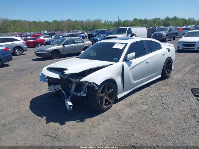 2C3CDXHG0FH826450 Dodge Charger Sxt