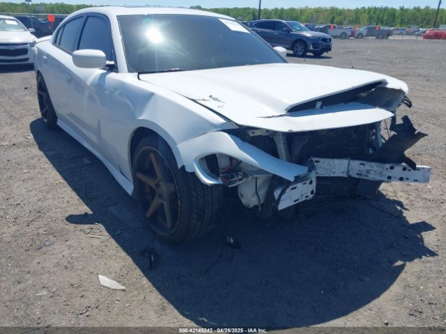 2C3CDXHG0FH826450 Dodge Charger Sxt