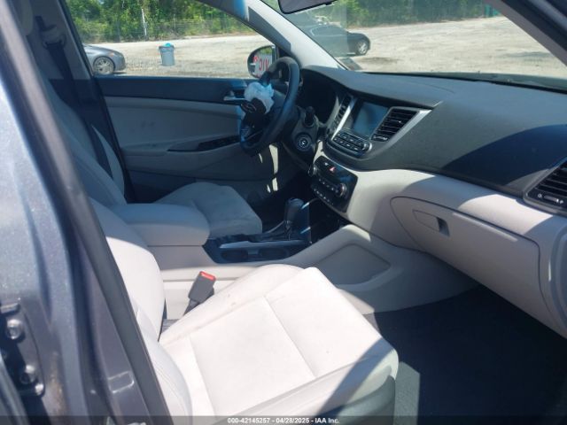 KM8J33A49JU600195 Hyundai TUCSON SEL