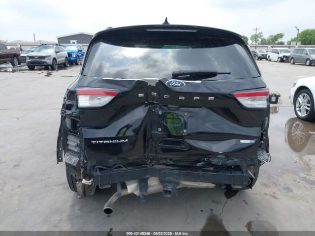 1FMCU9J94LUB16281 Ford Escape Titanium