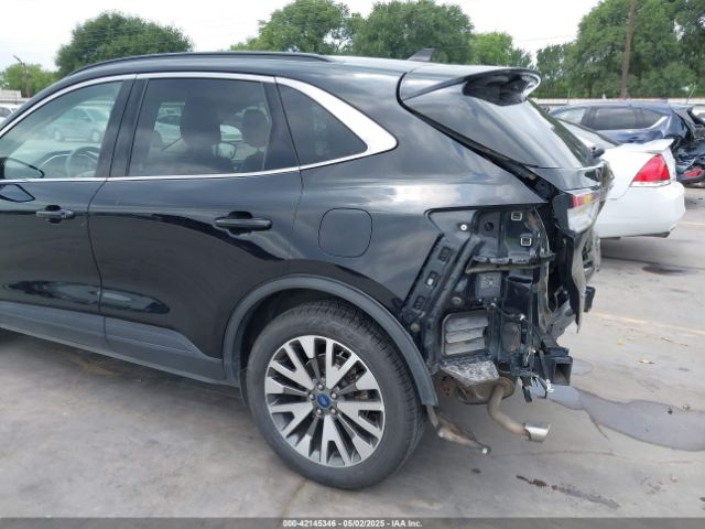 1FMCU9J94LUB16281 Ford Escape Titanium