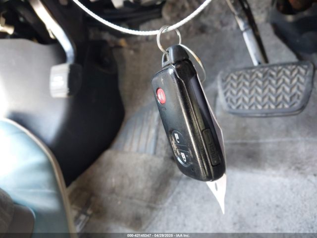 JTDKN3DU5E0391615 Toyota Prius Two