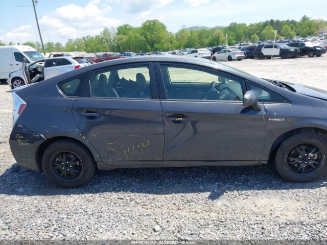 JTDKN3DU5E0391615 Toyota Prius Two