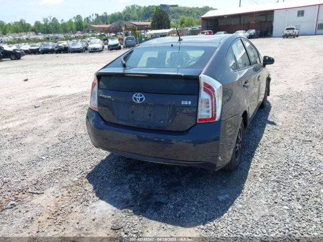 JTDKN3DU5E0391615 Toyota Prius Two