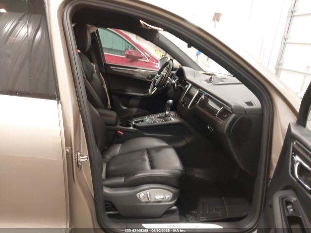 2016 PORSCHE MACAN WP1AB2A55GLB45496 Photo 4
