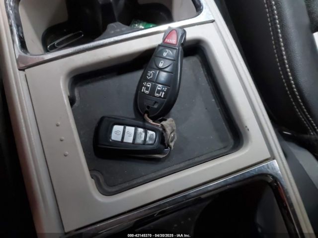 2C4RC1BG2ER442743 Chrysler Town & Country Touring