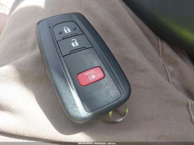 NMTKHMBX5KR097682 Toyota C-HR XLE