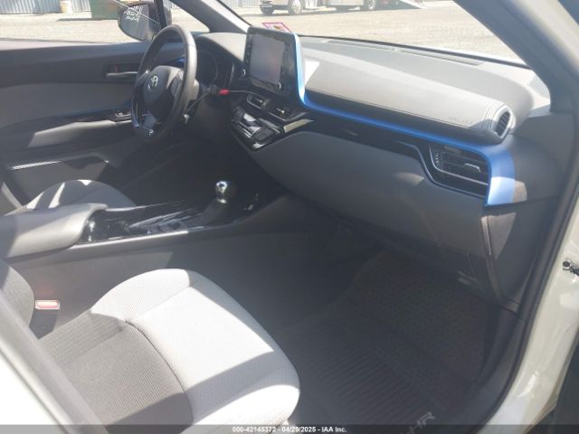 NMTKHMBX5KR097682 Toyota C-HR XLE