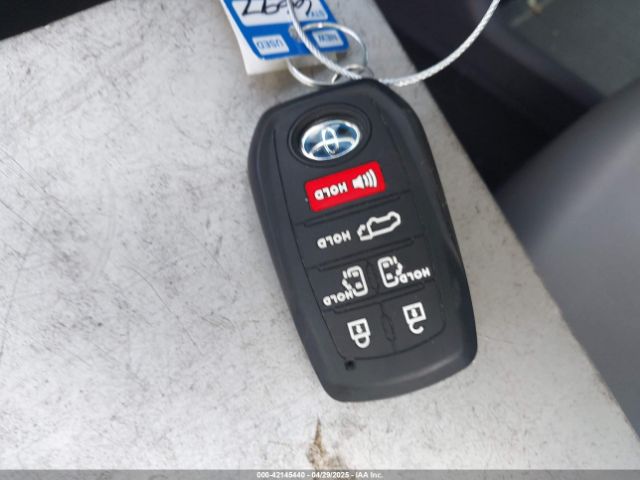 5TDYRKEC7MS017968 Toyota SIENNA XLE