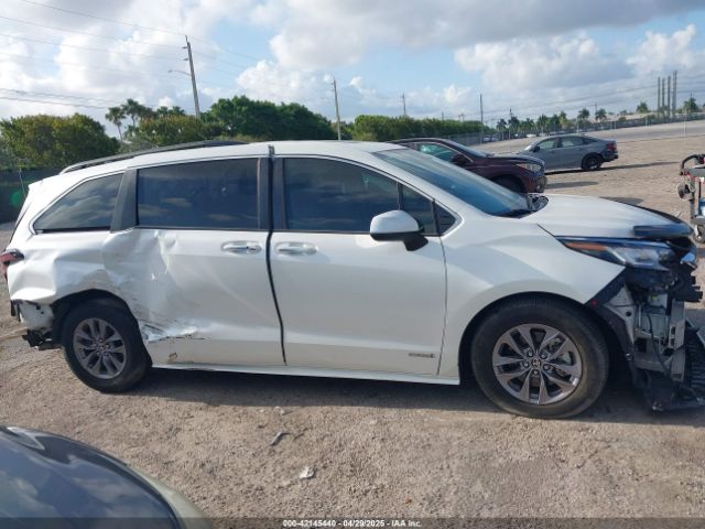 5TDYRKEC7MS017968 Toyota SIENNA XLE