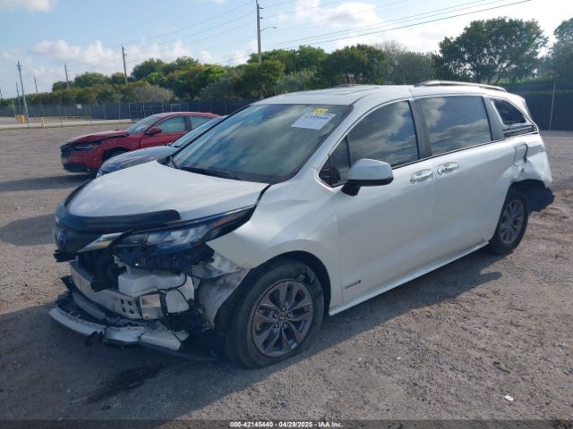 5TDYRKEC7MS017968 Toyota SIENNA XLE