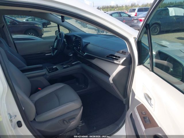 5TDYRKEC7MS017968 Toyota SIENNA XLE