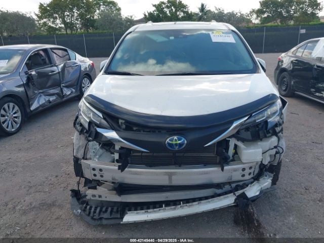 5TDYRKEC7MS017968 Toyota SIENNA XLE