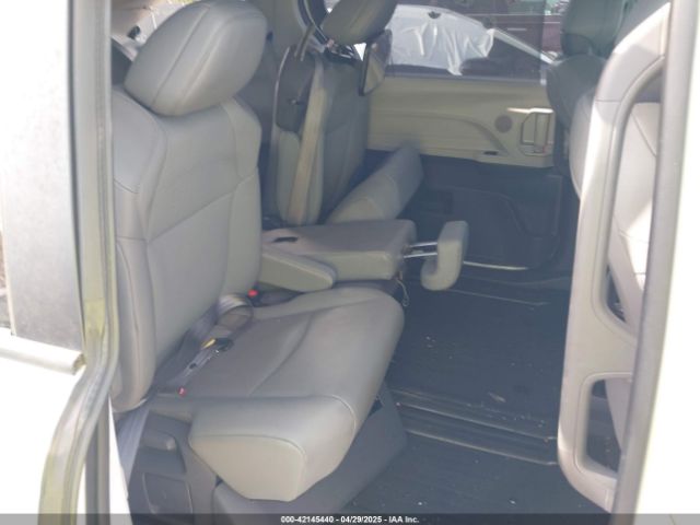 5TDYRKEC7MS017968 Toyota SIENNA XLE