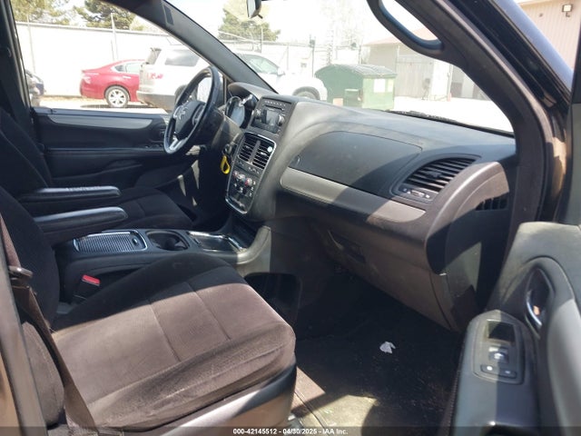 2C4RDGCG5ER118930 Dodge Grand Caravan Sxt
