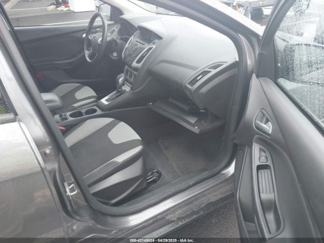 1FADP3K21EL462169 Ford FOCUS SE