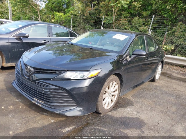 4T1B11HK9JU019606 Toyota CAMRY LE
