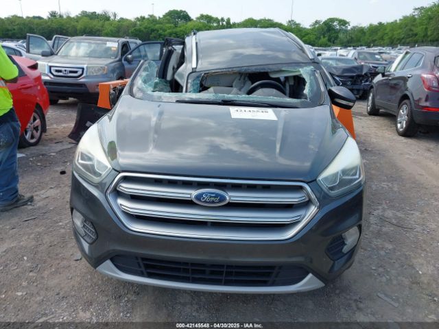 1FMCU0JD3HUA57747 Ford Escape Titanium