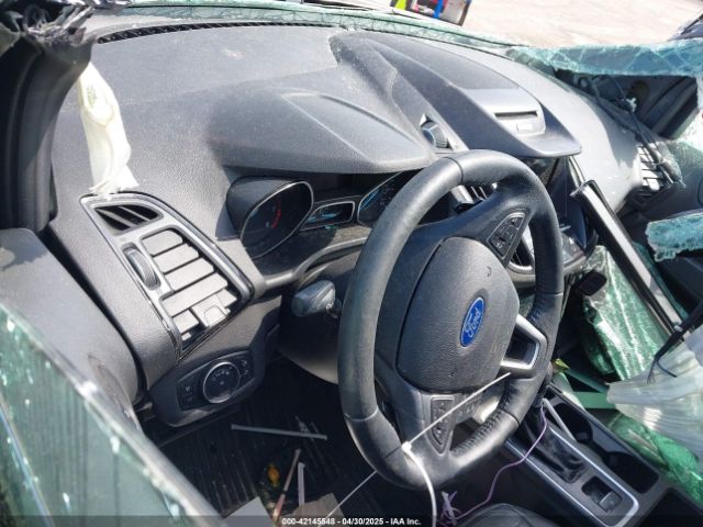 1FMCU0JD3HUA57747 Ford Escape Titanium
