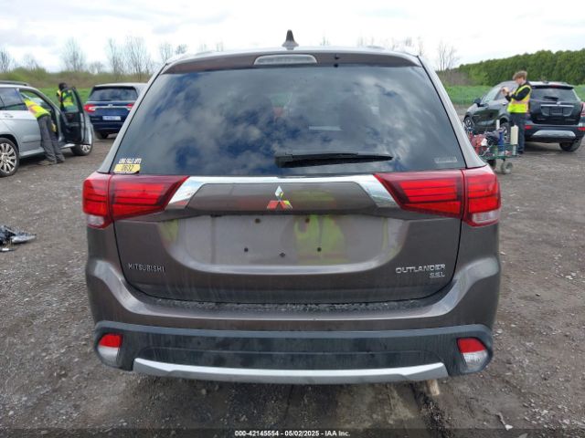 JA4AZ3A35HZ070275 Mitsubishi Outlander Sel