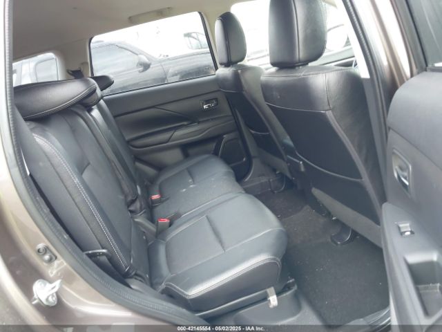 JA4AZ3A35HZ070275 Mitsubishi Outlander Sel
