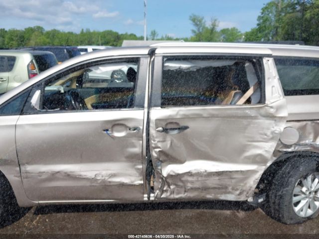 KNDMB5C14H6238410 KIA SEDONA LX