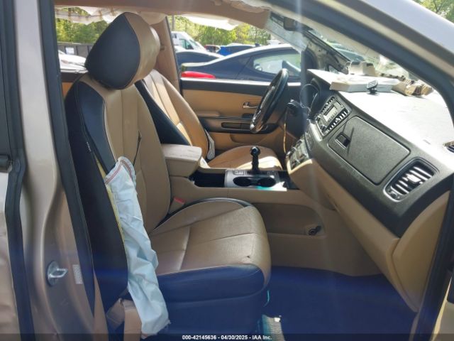KNDMB5C14H6238410 KIA SEDONA LX