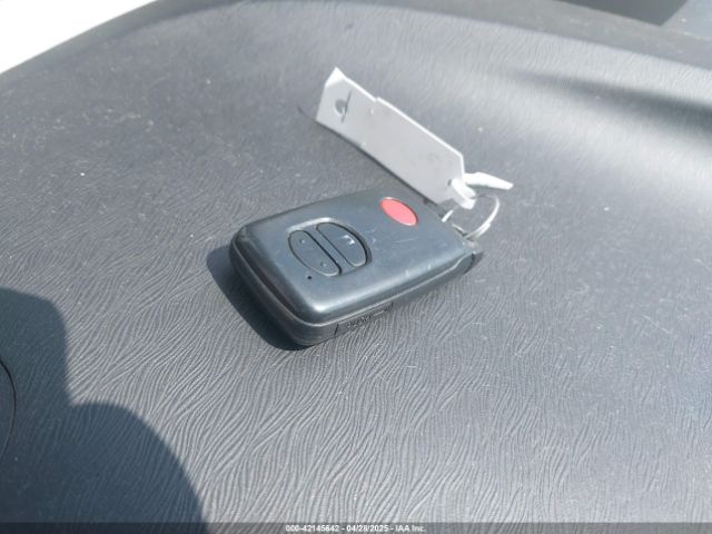 JTDKN3DUXF1884511 Toyota Prius Two
