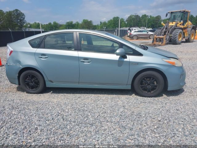 JTDKN3DUXF1884511 Toyota Prius Two