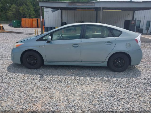 JTDKN3DUXF1884511 Toyota Prius Two