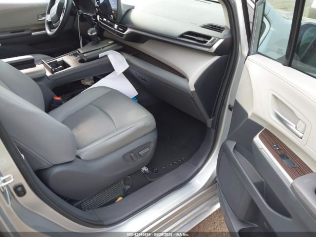 2021 TOYOTA SIENNA 5TDYRKEC9MS041334 Photo 4