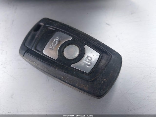 WBA3C1C54EK109930 BMW 328I