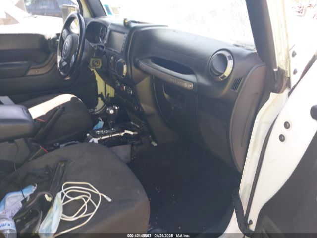 1C4HJWDG0HL639564 Jeep Wrangler Unlimited Sport 4x4