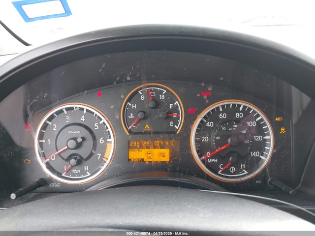 1N6BA0ED6FN506832 Nissan TITAN SV