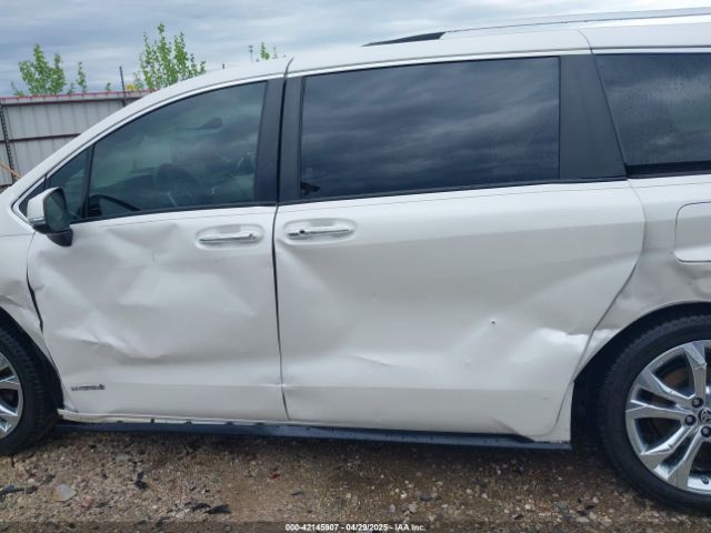 5TDERKEC9MS022771 Toyota Sienna Platinum